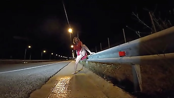 1000 km trip with Julia North and all her Pissings and Suqirtings